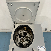 Eppendorf 5810R Refrigerated Centrifuge image 3